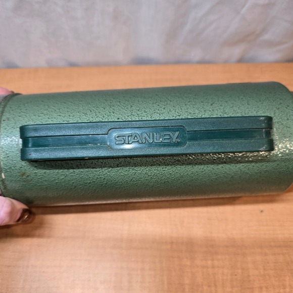 Stanley Classic 32oz Thermos Hammertone Green Built for Life!  Works great! - Picture 6 of 10